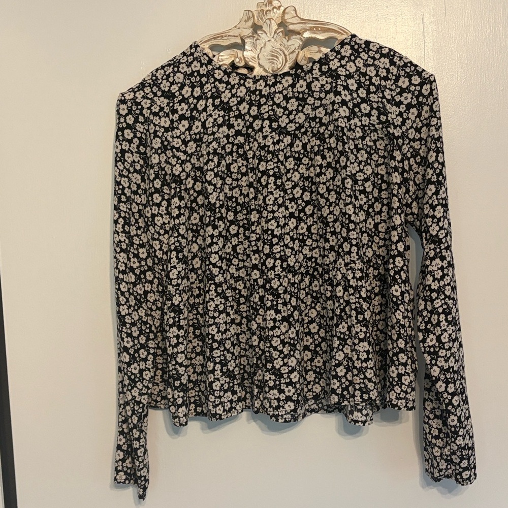 GAP Black Long-Sleeve Floral Peasant Blouse